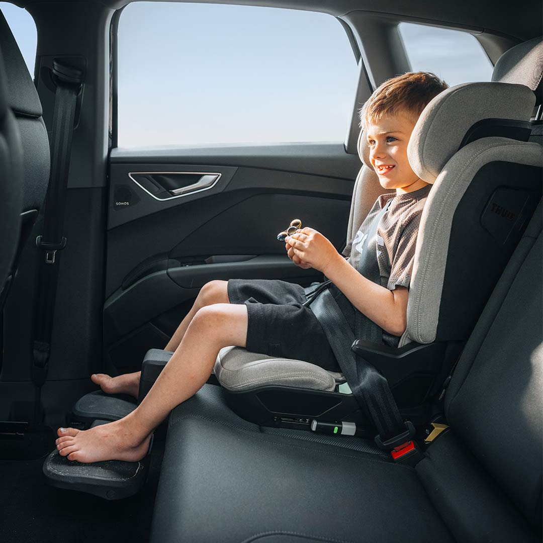 Thule Palm High Back Booster Seat - Mid Grey - Image 2