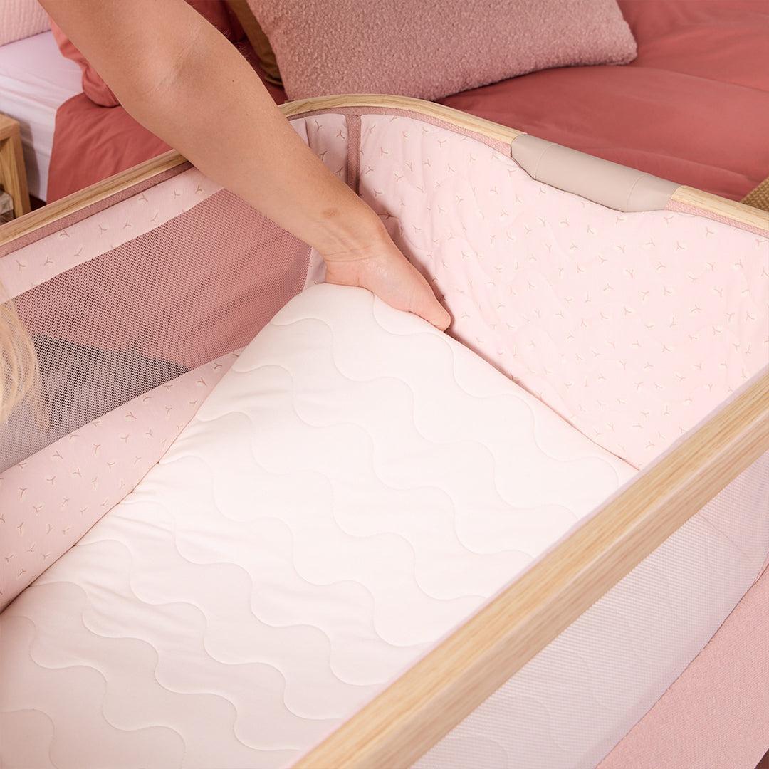 Tutti Bambini Cozee Air 2 Bedside Crib - Drifted Oak / Blush - Image 5