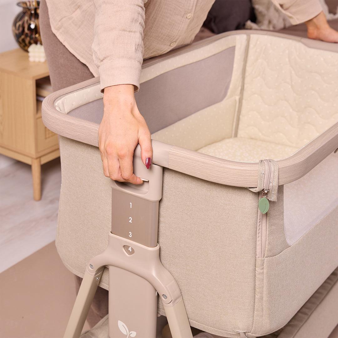 Tutti Bambini Cozee Air 2 Bedside Crib - Soft Walnut / Cocoa - Image 8
