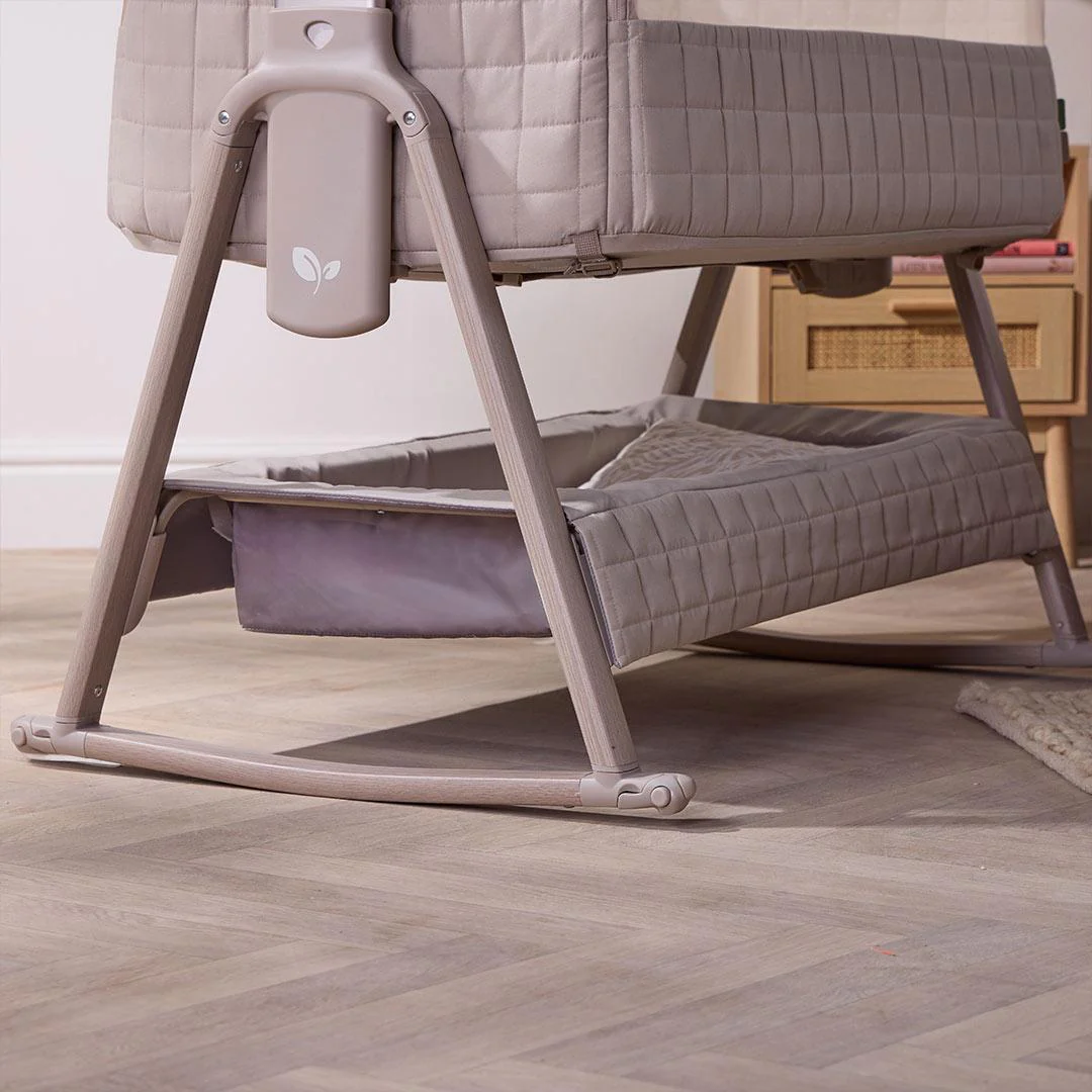 Tutti Bambini Cozee Sense Bedside Crib - Soft Walnut / Cocoa - Image 10