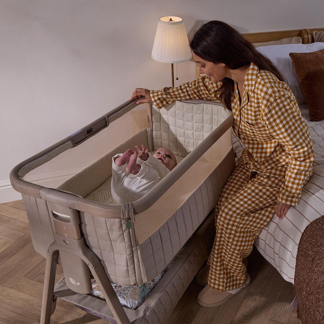 Tutti Bambini Cozee Sense Bedside Crib - Soft Walnut / Cocoa - Image 3