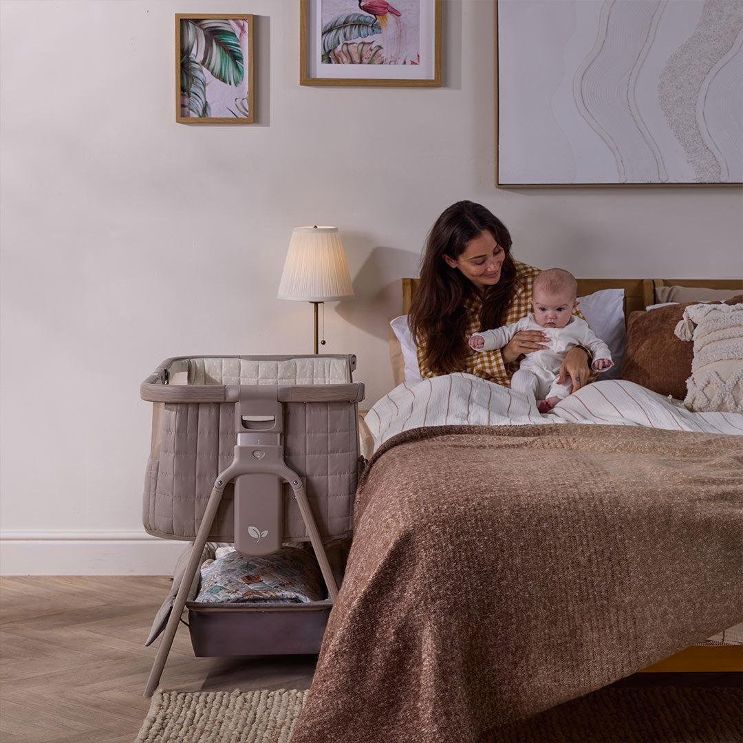 Tutti Bambini Cozee Sense Bedside Crib - Soft Walnut / Cocoa - Image 9