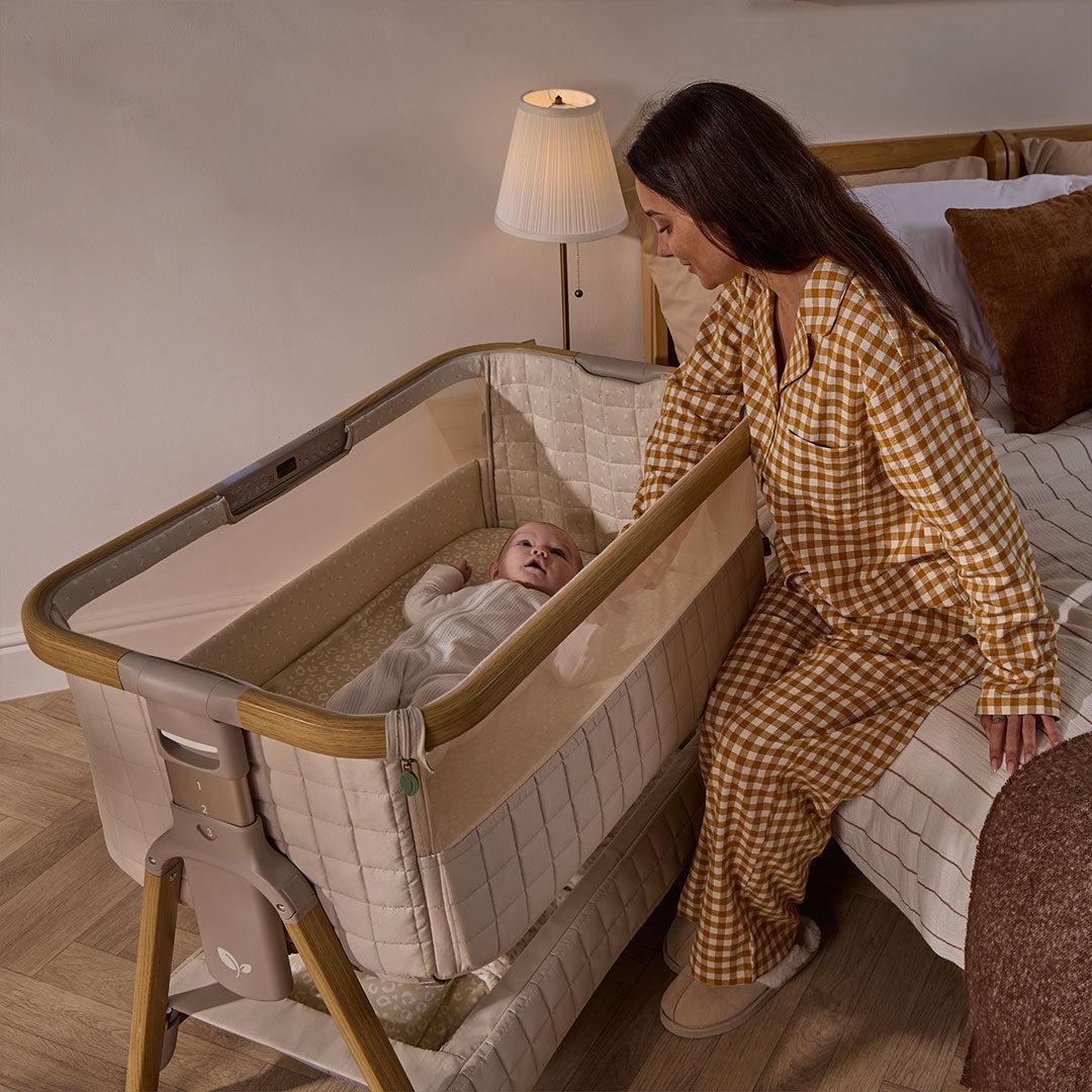 Tutti Bambini Cozee Sense Bedside Crib - Toasted Oak / Sand - Image 19