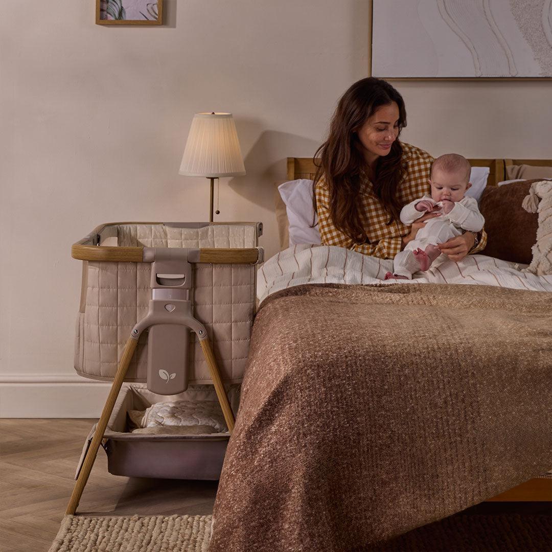 Tutti Bambini Cozee Sense Bedside Crib - Toasted Oak / Sand - Image 3
