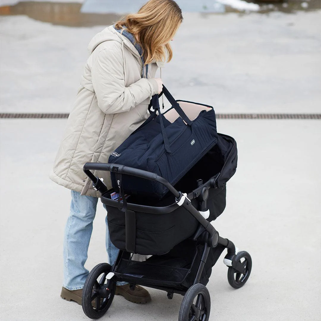 Voksi Carry Me Travel Carrycot - Meadow Green - Image 3