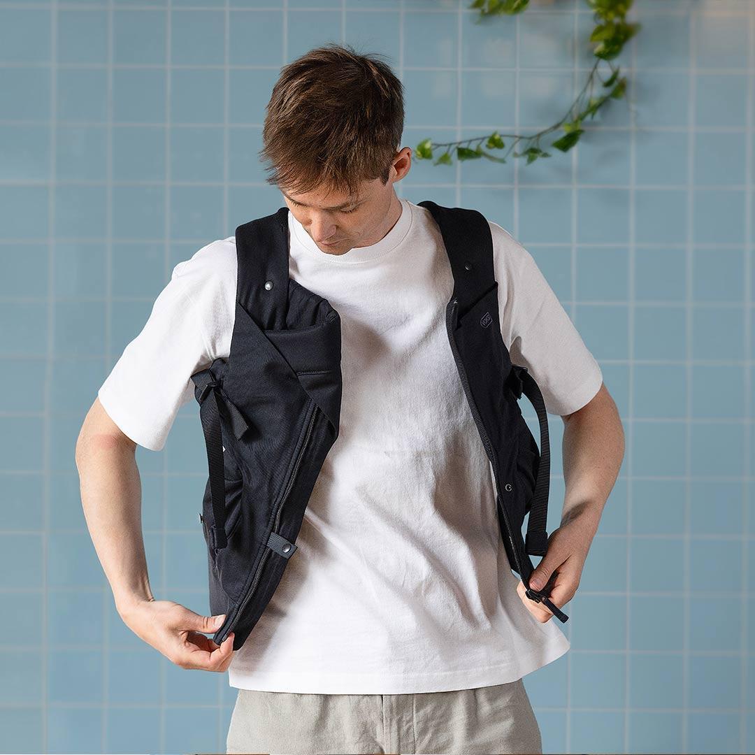 Voksi Huddle Zip On Baby Carrier - Black - Image 3